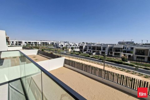 Снять в аренду виллу в Джабаль-Али, Дубай: 4 спальни, 676м², № 110870 - фото 4