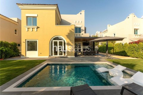 Villa in Dubai Sports City, Dubai 5 bedrooms, 353 sq.m. № 44369