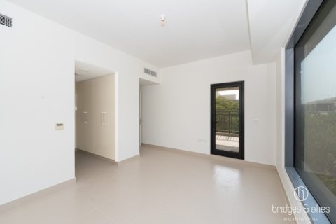 Снять в аренду виллу в Дубай Хилс Эстейт, Дубай: 5 спален, 254м², № 137720 - фото 12