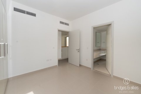 Снять в аренду виллу в Дубай Хилс Эстейт, Дубай: 5 спален, 254м², № 137720 - фото 23