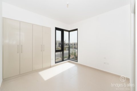 Снять в аренду виллу в Дубай Хилс Эстейт, Дубай: 5 спален, 254м², № 137720 - фото 4