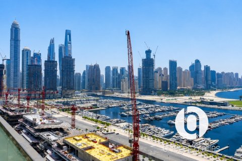 Apartment in EMAAR Beachfront, Dubai Harbour, Dubai 2 bedrooms, 119 sq.m. № 137719 - photo 8