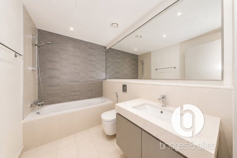 Apartment in EMAAR Beachfront, Dubai Harbour, Dubai 2 bedrooms, 119 sq.m. № 137719 - photo 3