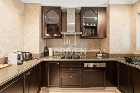 Apartment in Downtown Dubai (Downtown Burj Dubai), Dubai 1 bedroom, 107.86 sq.m. № 138641 - photo 11