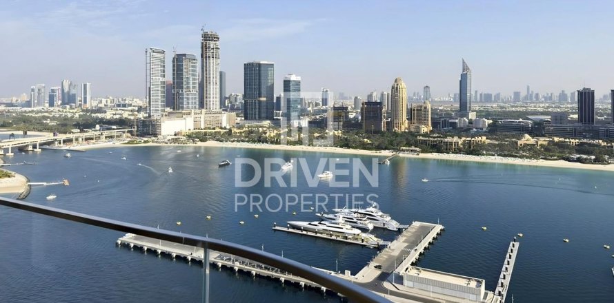 Apartment in EMAAR Beachfront, Dubai Harbour, Dubai 3 bedrooms, 178.19 sq.m. № 136703