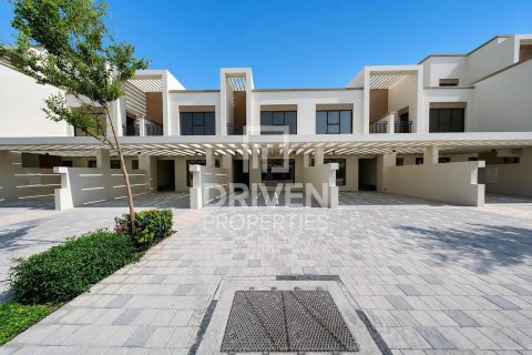 Adosado en Damac Lagoons, Dubai, 4 dormitorios, 146.6 m², № 143089