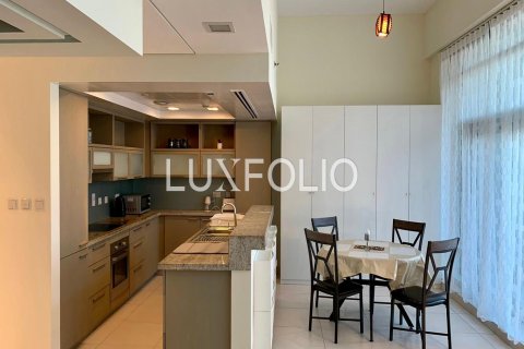 Снять в аренду квартиру в The Lofts, Даунтаун Дубай (Даунтаун Бурдж Дубай), Дубай: 1 спальня, 76м², № 46387 - фото 2