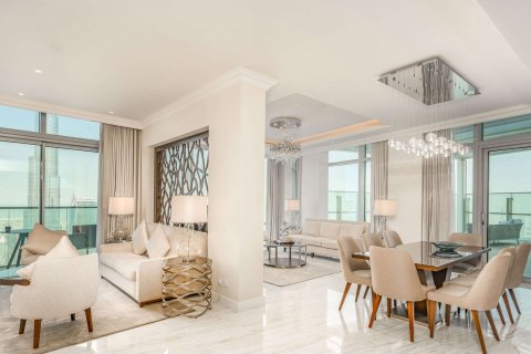 Apartment in ADDRESS FOUNTAIN VIEWS in Downtown Dubai (Downtown Burj Dubai), Dubai 4 bedrooms, 225 sq.m. № 29817 - photo 2