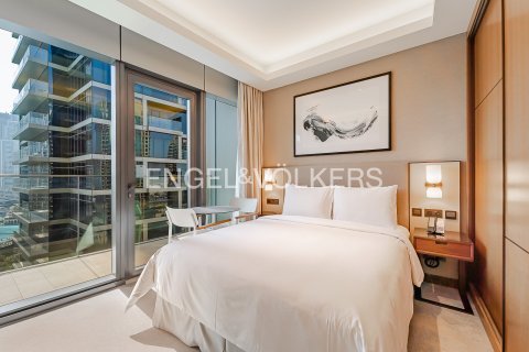 Apartment in Downtown Dubai (Downtown Burj Dubai), Dubai 3 bedrooms, 146 sq.m. № 97234 - photo 18