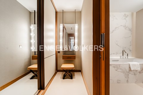Apartment in Downtown Dubai (Downtown Burj Dubai), Dubai 3 bedrooms, 146 sq.m. № 97234 - photo 11