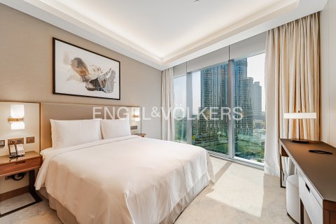 Apartment in Downtown Dubai (Downtown Burj Dubai), Dubai 3 bedrooms, 146 sq.m. № 97234 - photo 12