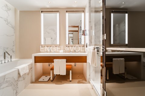 Apartment in Downtown Dubai (Downtown Burj Dubai), Dubai 3 bedrooms, 146 sq.m. № 97234 - photo 21