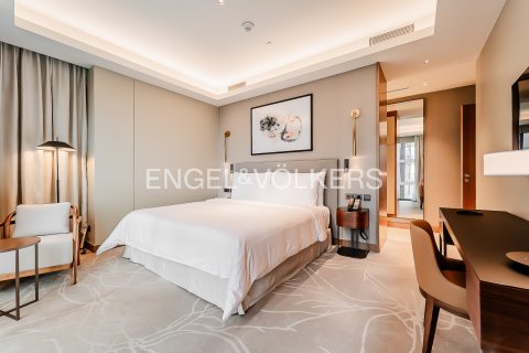 Apartment in Downtown Dubai (Downtown Burj Dubai), Dubai 3 bedrooms, 146 sq.m. № 97234 - photo 17