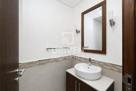 Снять в аренду квартиру в DIFC, Дубай: 2 спальни, 171.96м², № 128161 - фото 12