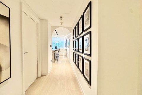 Apartment in Marina Residences, Palm Jumeirah, Dubai 2 bedrooms, 188 sq.m. № 139011 - photo 3