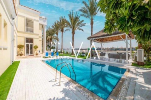 Вилла в Пальме Джумейре, Дубай, 6 спален, 1245.14м², № 52735