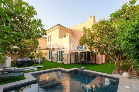 Villa à Dubai Sports City, Dubai, 5 chambres, 325 m², № 44244