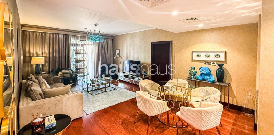 Appartement à Old Town, Dubai, 3 chambres, 174 m², № 44243
