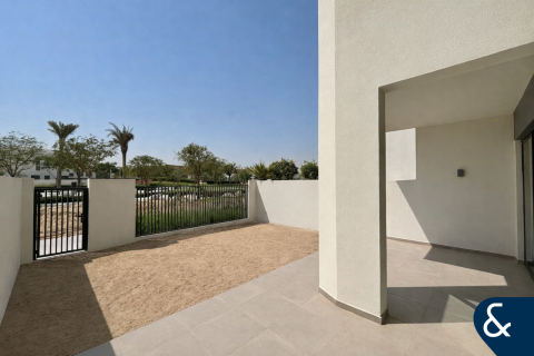 Townhouse in The Valley, Dubai 3 bedrooms, 192 sq.m. № 98380 - photo 2