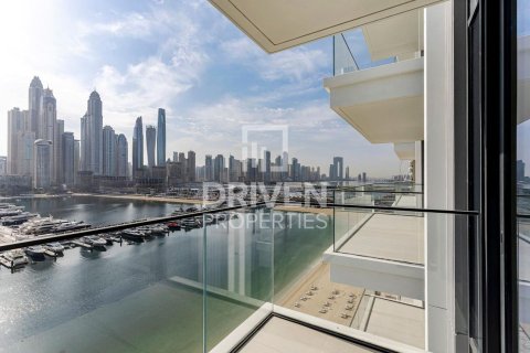 Снять в аренду квартиру в EMAAR Beachfront, Dubai Harbour, Дубай: 2 спальни, 114.18м², № 128495 - фото 15