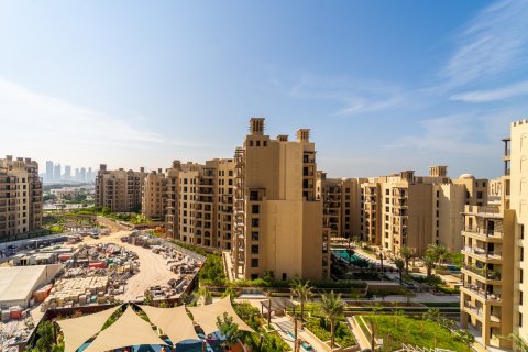 Apartment in Umm Suqeim, Dubai 3 bedrooms, 172 sq.m. № 97009 - photo 21