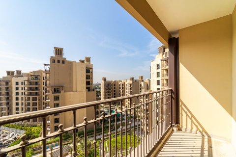 Apartment in Umm Suqeim, Dubai 3 bedrooms, 172 sq.m. № 97009 - photo 20